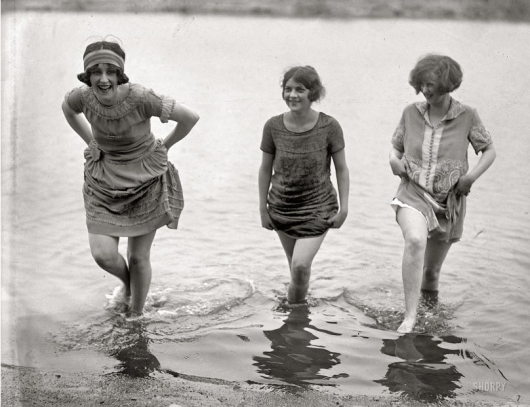 Flappers swimming shorpy